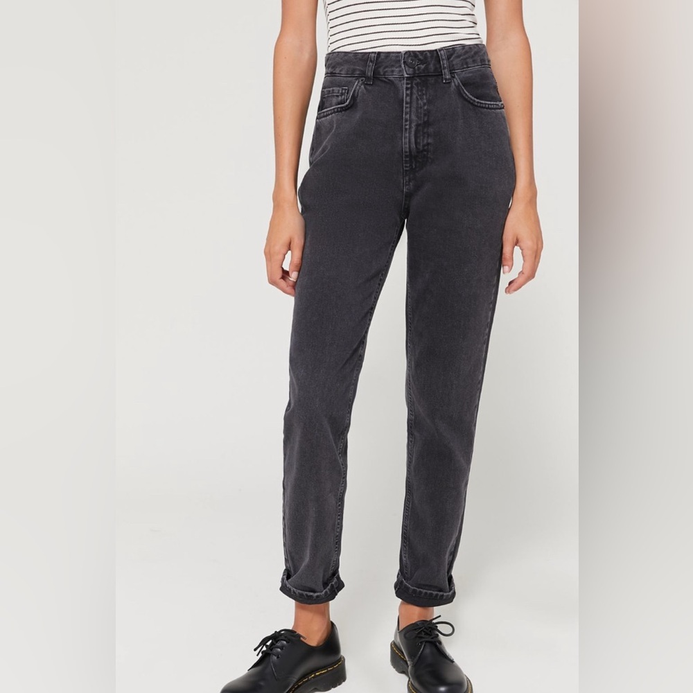 BDG High Waisted Mom Jean - Washed Black Denim